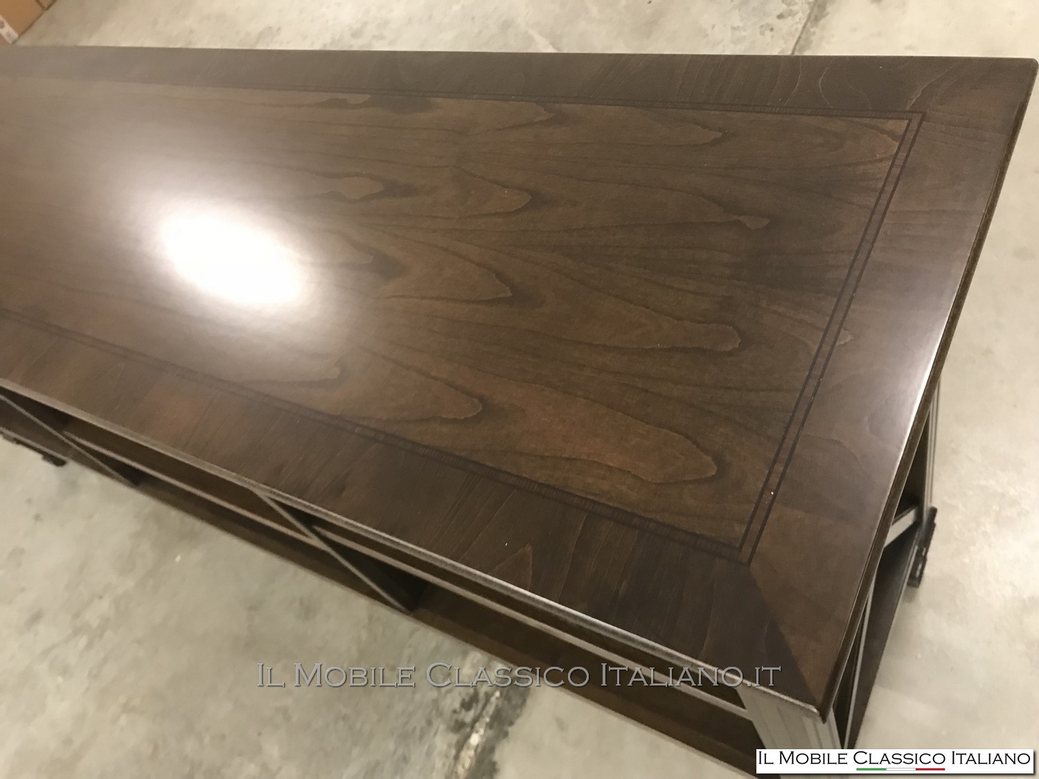 libreria tabacco stile classico